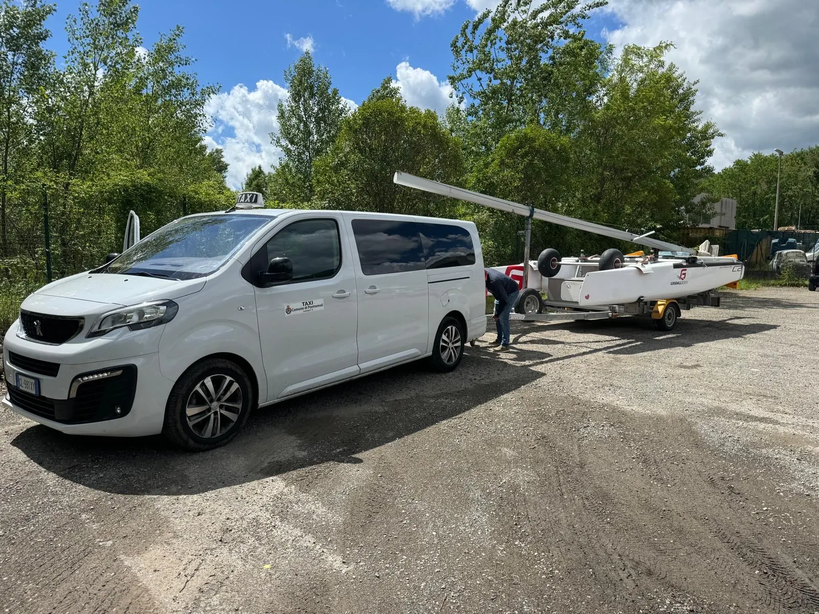 Special transports, sailing dinghies and unusual loads